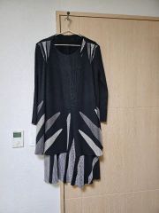 新品 シルバーグレー V半袖プリーツワンピース ☆プリーツプリーズ