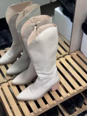 アイボリー ロングブーツ 240のサムネイル