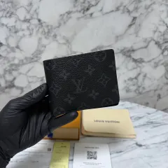 Louis Vuitton ルイヴィトン モノグラム エクリプス ミュルティプリ ウォレット 二つ折り財布