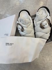美品 TOGA PULLA パイソン柄スライドサンダル - メルカリ