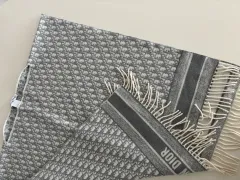ディオール グレー ロゴプレイ ウール ポンチョのサムネイル