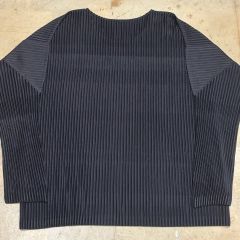 ISSEY MIYAKE イッセイミヤケ FETE プリーツ Vネックトップス - メルカリ
