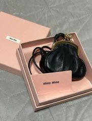 美品♡MIUMIU♡ベルベット ベロアシュシュ パール付きラインストーン