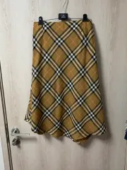 バーバリー 正規品 スカートのサムネイル