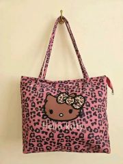 新品 ハローキティ ピンク ヒョウ柄 ヨコナガボストンバッグ 通学 