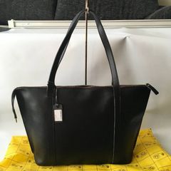 希少♡ISSEY MIYAKE イッセイミヤケ レザー トートバッグ A4可 黒