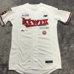 白】韓国プロ野球 KT WIZ 監督 ユニフォーム - メルカリ