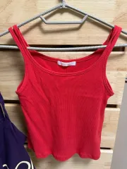 nyunyu レッド ノースリーブ
