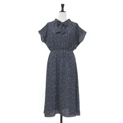 【美品】UNTITLED アンタイトル ワンピース ネイビー 紺 サイズ:2(M) | 23春夏 フェザープリント ボウタイワンピース / ドレス | Aライン フレア Vネック スタンドカラー 半袖 総柄 | トップス 日本製【レディース】【中古】