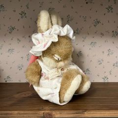 フランスアンティーク 刺繍スタイ 女の子と小鳥 - メルカリ