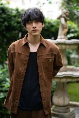 PRADA キャンパスジャケット ベージュ カバーオール - メルカリ