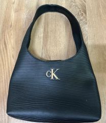 カルバン Calvin Klein スタッズ付き ハンドバッグ 黒 - メルカリ