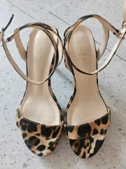 GUESS ゲス レオパード サンダル ヒール 225サイズのサムネイル