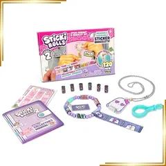 【新品】 Sky Castle Sticki Rollsペンダントパック | 120枚の専用ウェアラブル共有可能ステッカー おもちゃのペンダントとブレスレット付き | 収集して共有 | 対象年齢5歳以上 | シリーズ2 - Booboo