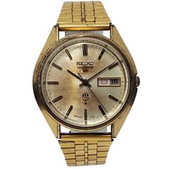 MIUMIU ミュウミュウ 花柄 フラミンゴ セットアップ 短袖シャツ 38サイズ スカート 40サイズ 【中古】 12604K172 MIU MIU - MIUMIU ミュウミュウ 花柄 フラミンゴ セットアップ 短袖