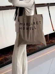 MARGARET HOWELL（マーガレットハウエル）大容量　トートバッグ　おしゃれ　実用性のサムネイル