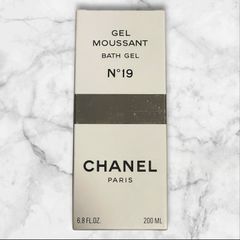 CHANEL N°19 バスジェル　２点 CHANEL N°19 バスジェル 2点 - メルカリ