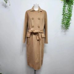GIVENCHY 高級素材混紡 グレージュ ベルテッド ロングコート レディース GIVENCHY 高級素材混紡 グレージュ ベルテッド ロングコート
