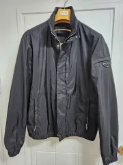PRADA プラダ 三角ロゴ ウィンドブレーカー 54