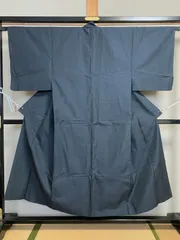 415B【アンティーク着物】男性着物 小紋  紺色 抽象幾何学模様 モダン ドット 縮緬風 リメイク素材にものサムネイル