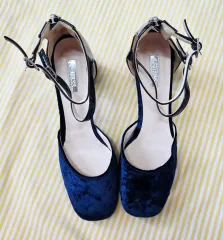 (未開封新品) GUESS ゲス 正規品 パンプス 靴 245mmのサムネイル
