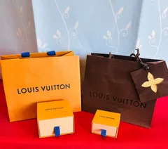 LOUIS VUITTONの空箱✨ショッパー・メッセージカードのセットです♪