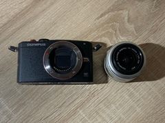 ひ*ろ様 OLYMPUS PEN E-PM1 + 17mm F2.8 単焦点レン - メルカリ