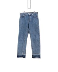 w&lt jeans エンボス デザイン パンツ - メルカリ