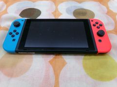 Nintendo Switch 本体 青と赤のジョイコン 値下げ交渉〇 - メルカリ