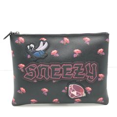 COACH ディズニー白雪姫コラボ クラッチバッグ - メルカリ