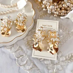 3種の小花×パール ゴールド花びら《ピアス/イヤリング》