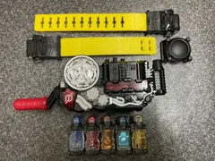 仮面ライダービルド　DXビルドドライバー&DXロックフルボトル&DXカブトカメラフルボトル&SGラビットタンクフルボトル