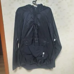 UNDER ARMOUR アンダーアーマー ブラック Anorak（アノラック）ウィンドブレーカー 出品