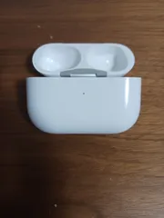 美品（正規品）Apple AirPods Pro 第2世代 充電ケースのみ USB-C A2968 純正品
