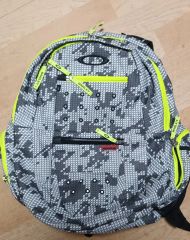 OAKLEY オークリー バックパック リュック タクティカル 赤タグ - メルカリ