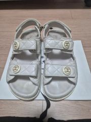 美品 CHANEL ホワイト ウェッジソールサンダル - メルカリ