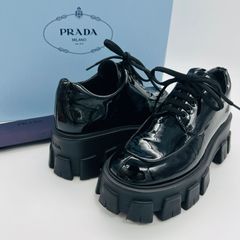 PRADA ブラック モノリスパテントレザーローファー 厚底ローファー