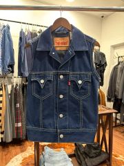 新品】Levi'sベージュ ダックベスト Mサイズ - メルカリ