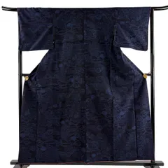 【美品】 結城紬 身丈159cm 裄丈64.5cm M 袷 井上商事 証紙 草花 笹 濃紺 正絹 秀品 【中古】のサムネイル