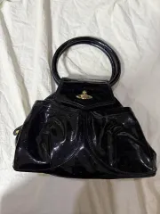 Vivienne Westwood ヴィヴィアン・ウエストウッド ブラック ショルダーバッグ