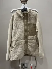ユニクロ × ホワイトマウンテニアリング フリース フーディ ジャケット
