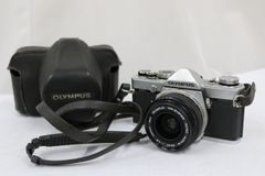 ジャンク品 オリンパスOLYMPUS E-M10 Ⅱ ミラーレス一眼カメラ - メルカリ