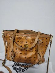 セール【新品】MCMウサギ トートバッグ ベージュ - メルカリ