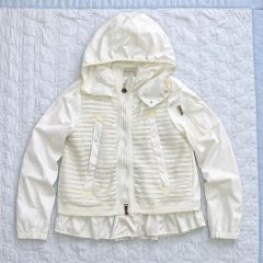 Moncler フード付き半袖ダウンジャケット - メルカリ