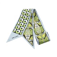 【中古】 PRADA プラダ  プリントシルクツイル スカーフ 黒 ホワイト  1FF008 シルク トライアングルロゴ グラフィック柄 ツリー  レディース 26006766 HO PRADA - 【中古】 PRADA プラダ プリントシルクツイル スカーフ 黒