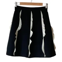 美品 REDValentino レッドヴァレンティノ フリル スカート 40 ブラック レディース 古着 中古 USEDのサムネイル