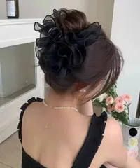 シフォンフリル バンスクリップ レディース 韓国風 ヘアクリップ 大ぶり オーガンジー 透け感 ヘアアクセサリー まとめ髪 ハーフアップ お団子ヘア フェミニン 結婚式 お呼ばれ CH90AILK-001