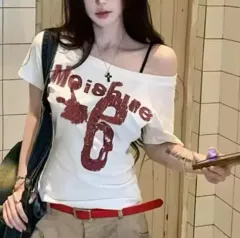 オフショルダーTシャツ