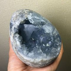 新品セレスタイト クラスター 天青石 鉱物 原石　ビックサイズ　卵型鉱石　置物 新品セレスタイト クラスター 天青石 鉱物 原石 ビックサイズ 卵型鉱石