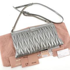 極美品□ミュウミュウ 2way ショルダーバッグ ターンロック ロゴ金具 